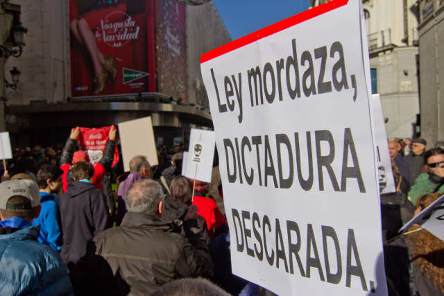"Ley Mordaza" al estilo colombiano pone en riesgo el derecho a la libertad de expresión