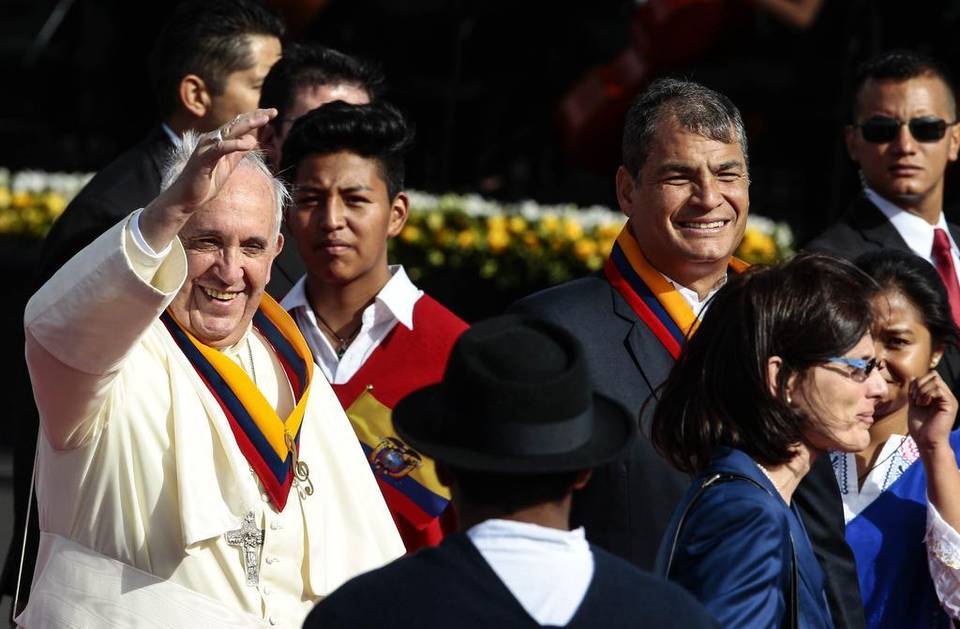 Mensajes de Papa Francisco en Ecuador tienen alto contenido político