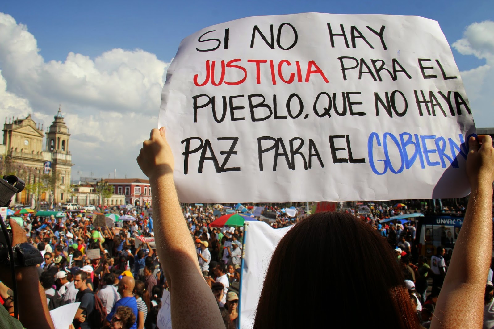 Continúan protestas e investigaciones por casos de corrupción en Guatemala