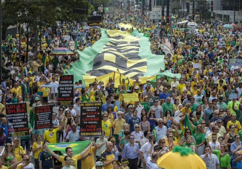 Movimientos sociales de Brasil respaldan y exigen compromisos serios del gobierno de Rousseff
