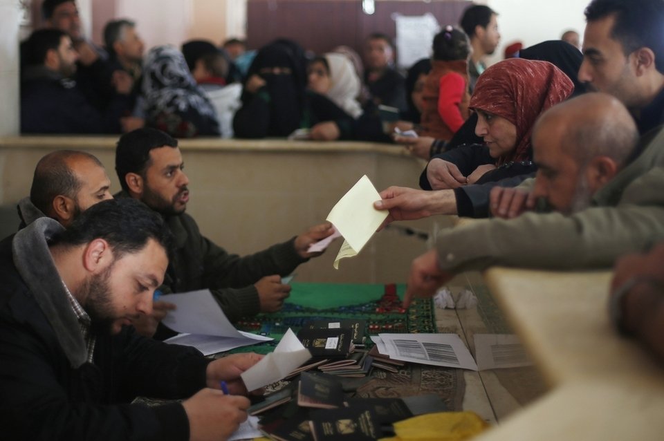 Egipto abre temporalmente el paso de Rafah