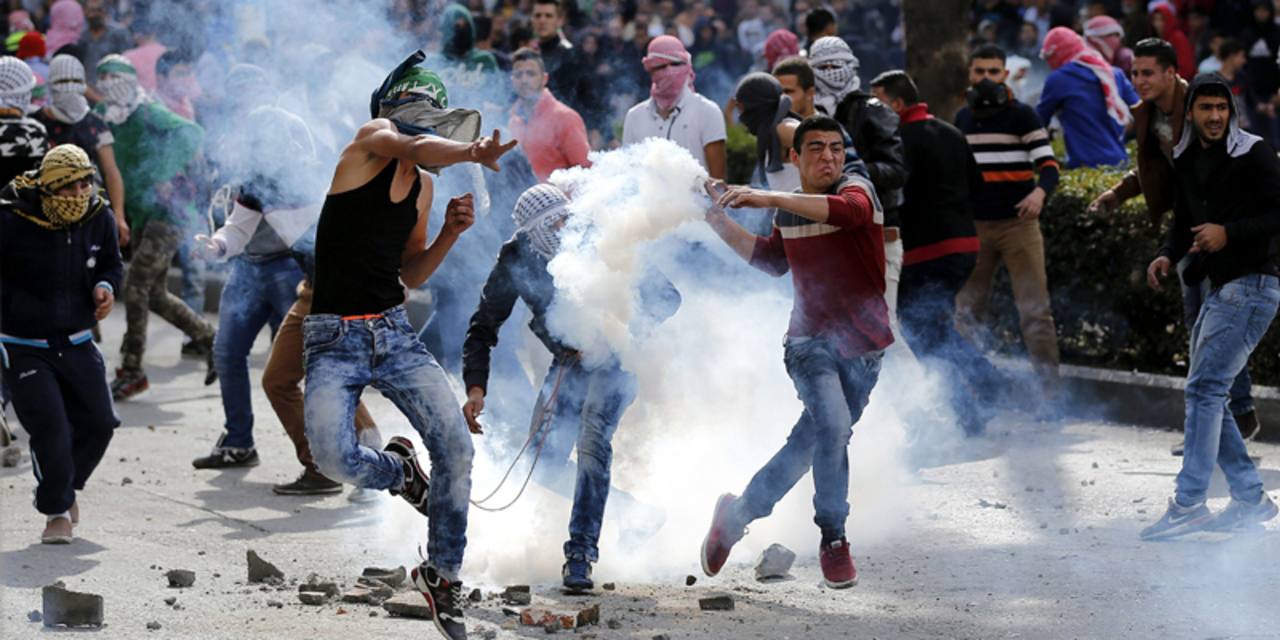 Palestinos podrán ser condenados por lanzar piedras a FFMM israelíes