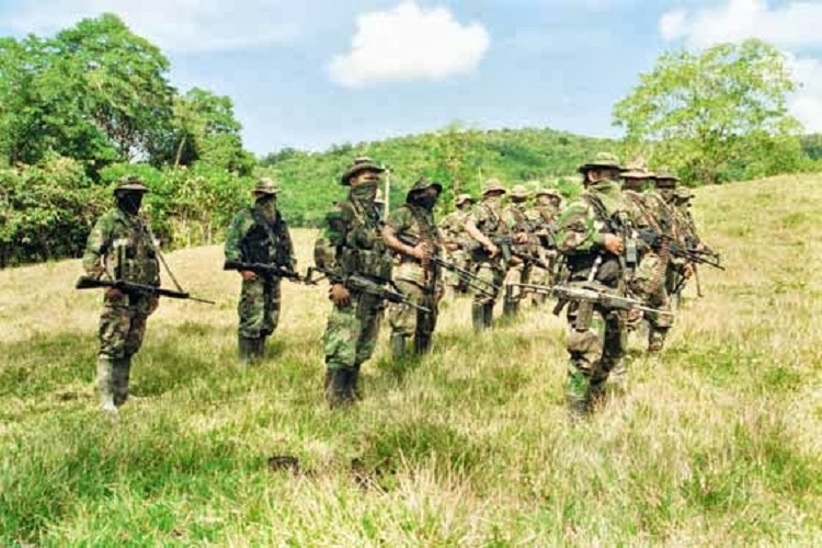 Paramilitares asesinan a 3 campesinos en Pavarandó, Chocó