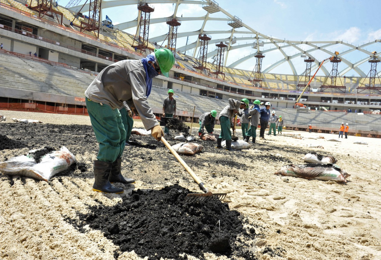 FIFA deberá garantizar DDHH y laborales en obras para Qatar 2022