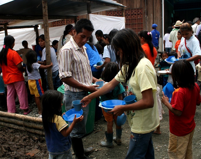 Más de 3 millones de colombianos "atrapados en un círculo vicioso de hambre y violencia"