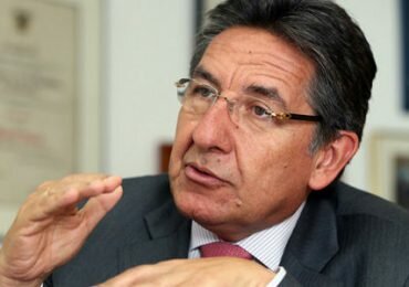 Fuerte oposición al nombramiento de Néstor Humberto Martínez como embajador en España