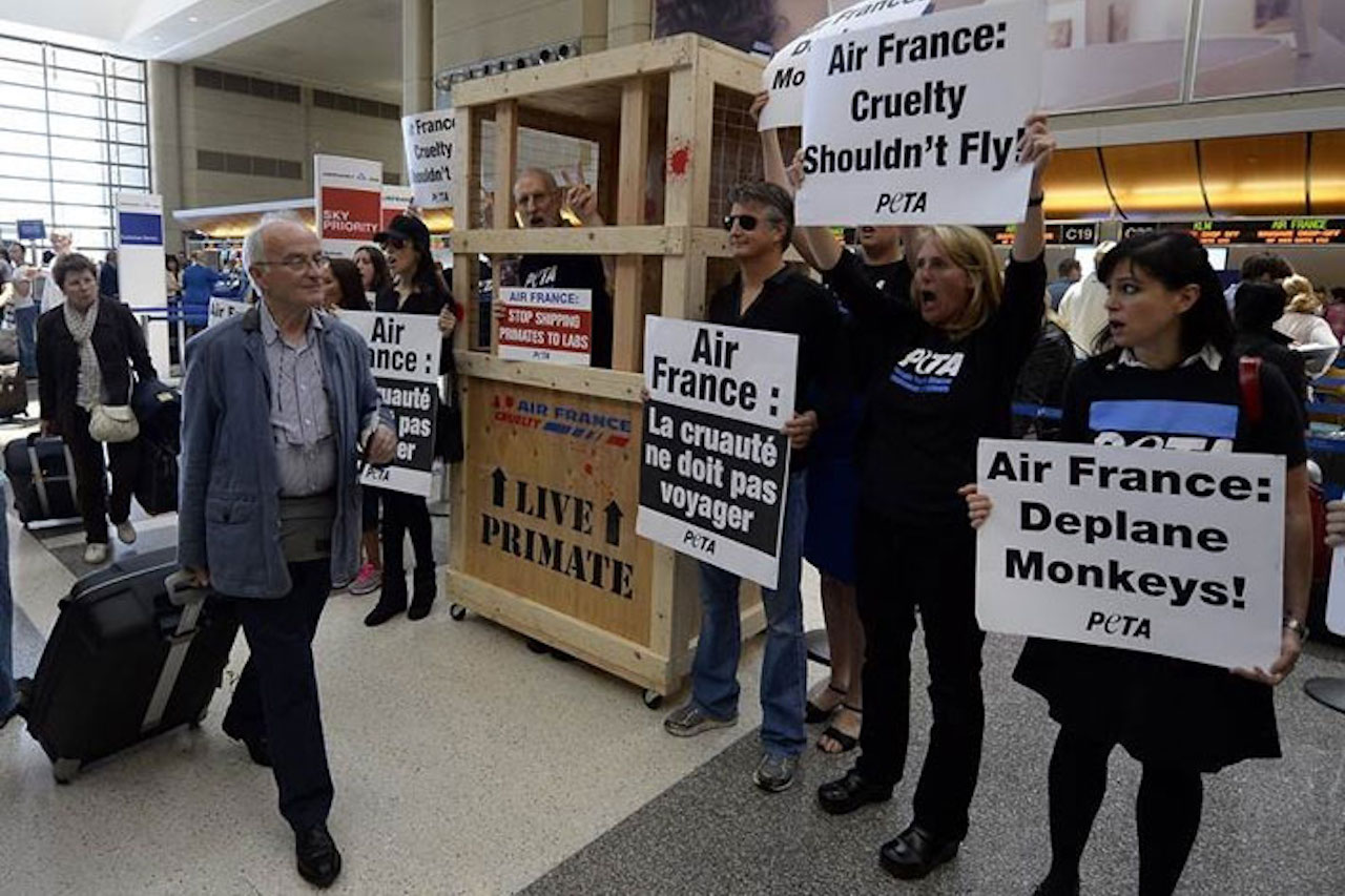 Empleados de Air France completan una semana en huelga