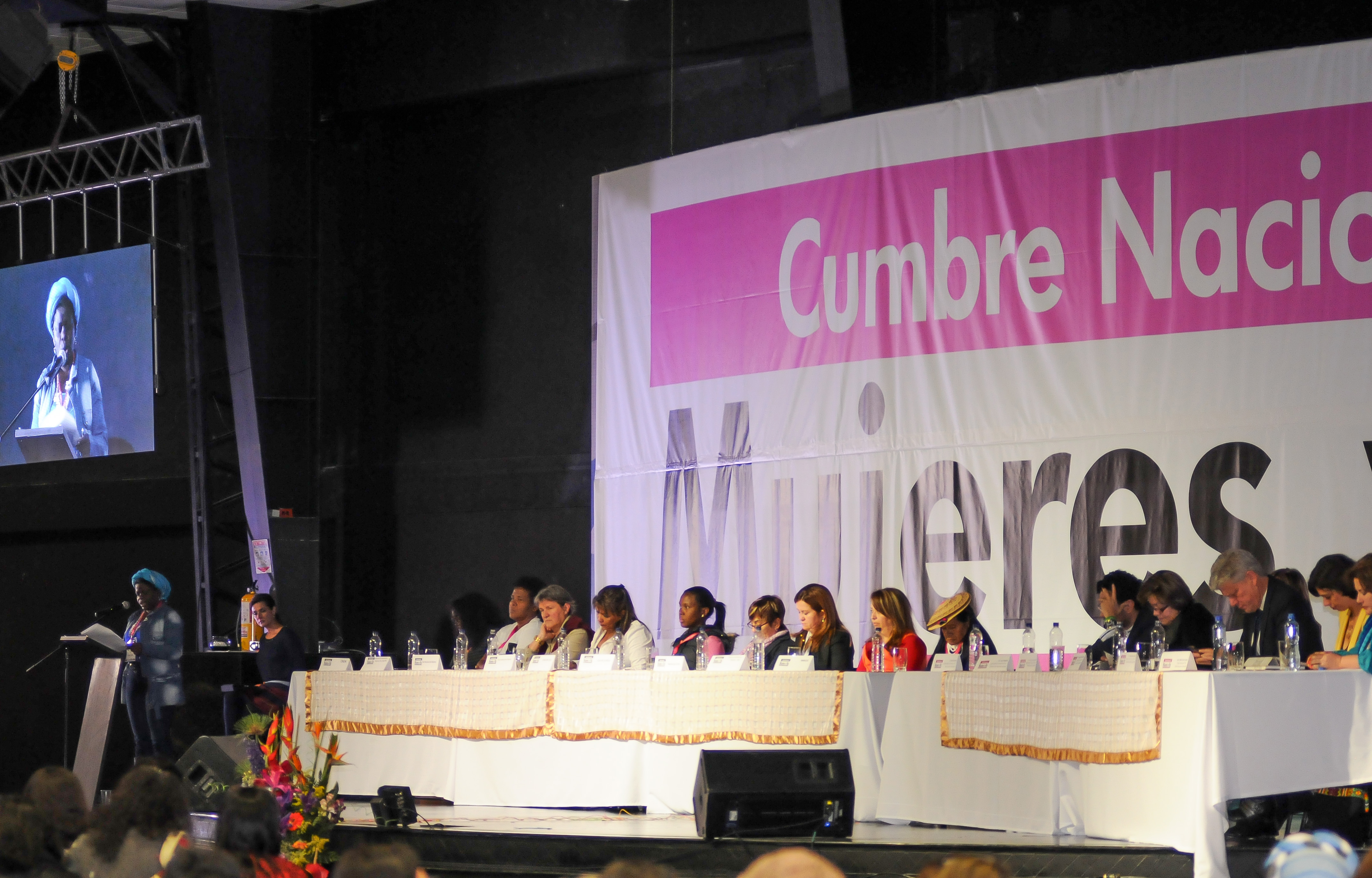 Las mujeres se preparan para la implementación de los acuerdos