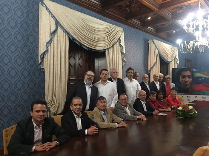 Ya están conformados equipos de ELN y Gobierno para diálogos en Quito