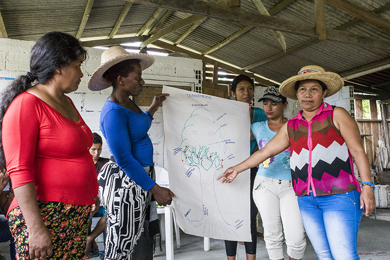 "Todas reunidas no vamos a olvidar, vamos a reconciliarnos”: Mujeres del Río Naya