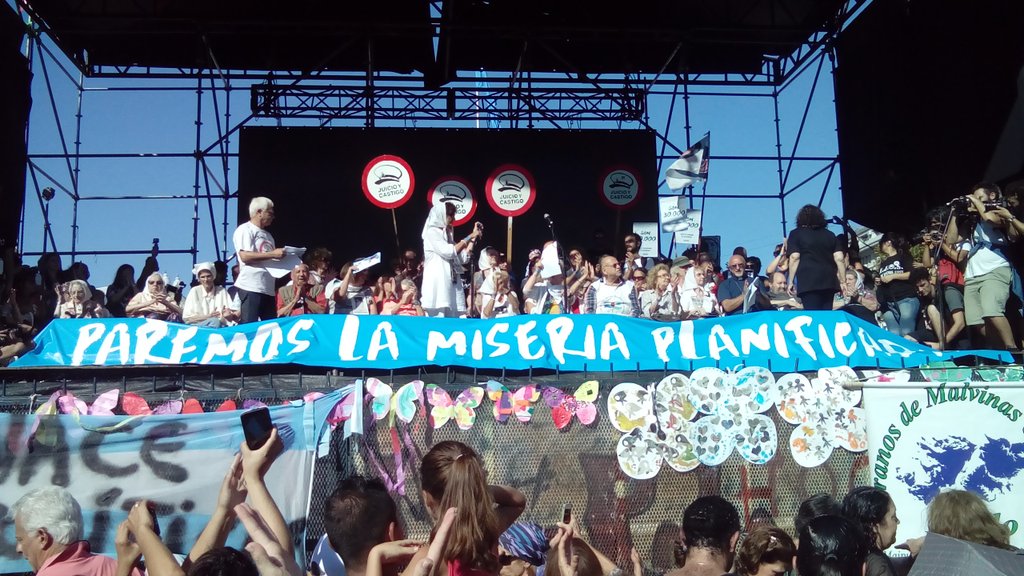"Son 30 mil" la consigna en el día de la memoria Argentina