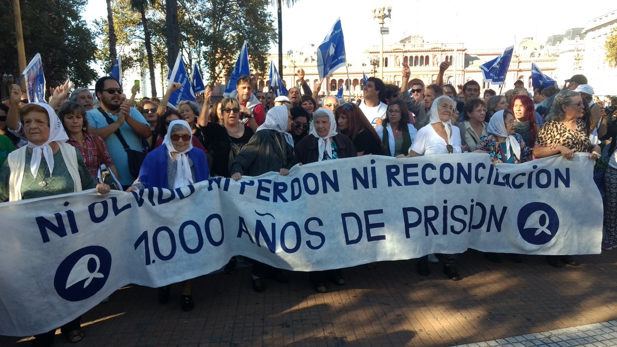 "Ningún genocida suelto" la consigna contra ley del 2x1 en Argentina