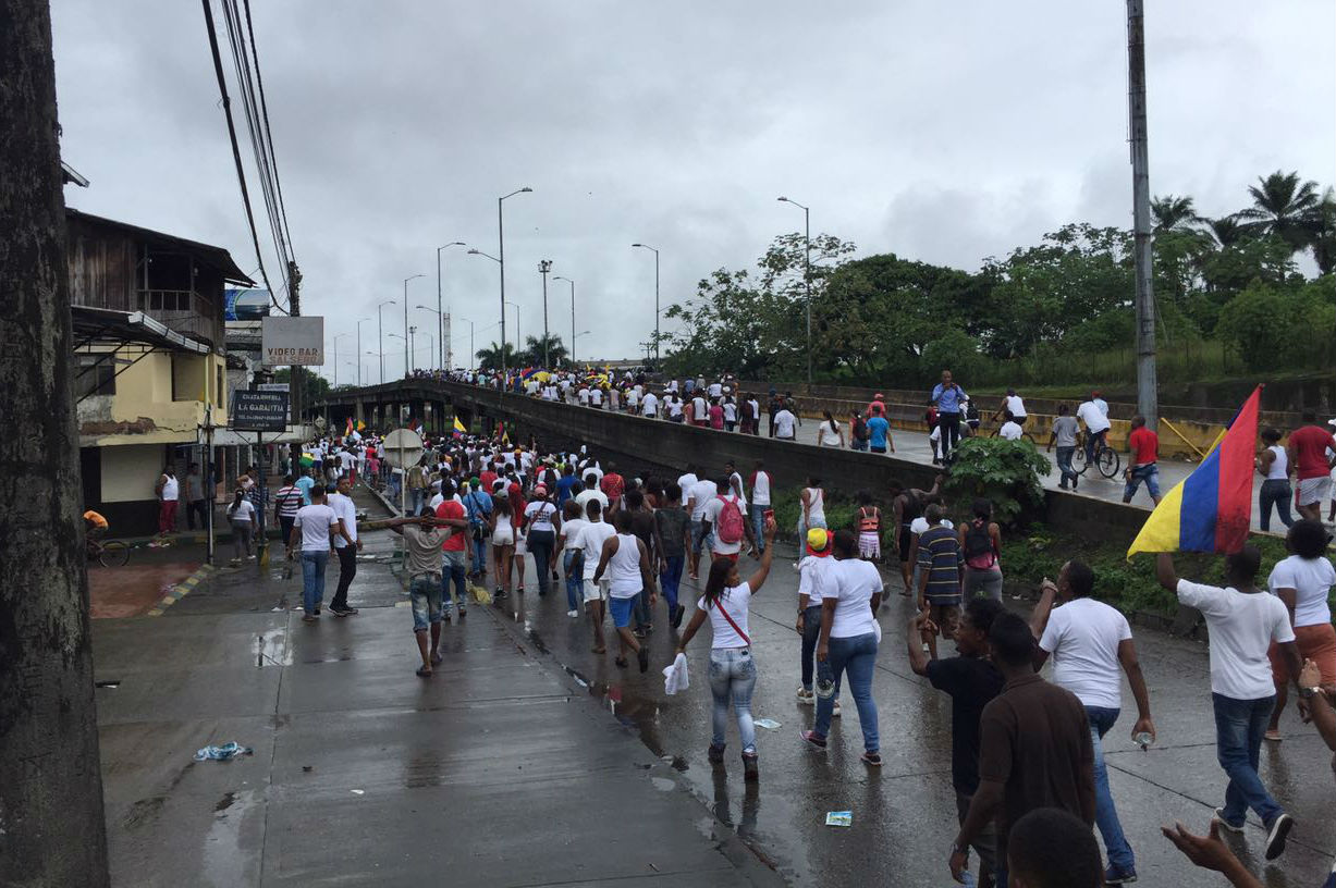 Buenaventura sigue en Paro pese a represión, militarización y toque de queda