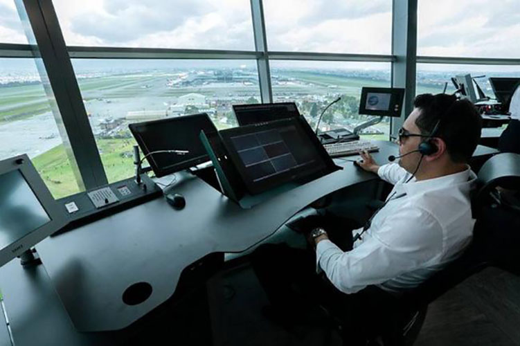 En Colombia hay un déficit de 300 controladores aéreos