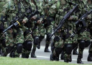 Cien mil millones para comprar armas serán redestinados a la salud