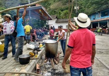 Alertan posible desalojo de víctimas de HidroItuango albergadas en coliseo