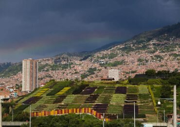 Lideresa barrial es víctima de hostigamientos por la Fuerza Pública en Medellín