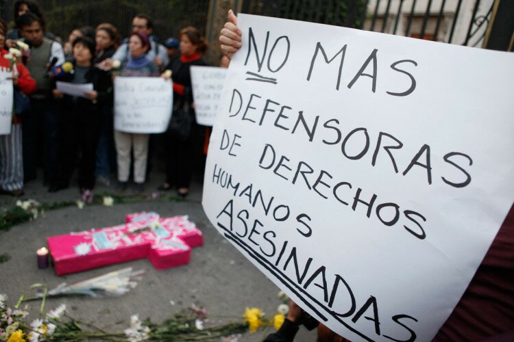Son urgentes las medidas diferenciales para proteger a defensoras de DD.HH.