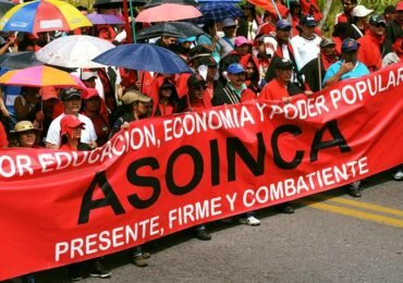 Su compromiso con la educación hoy tiene bajo amenaza a profesores del Cauca