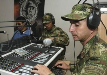 Ejército realizó "chuzadas" a congresistas, jueces, periodistas y defensores de DD.HH.