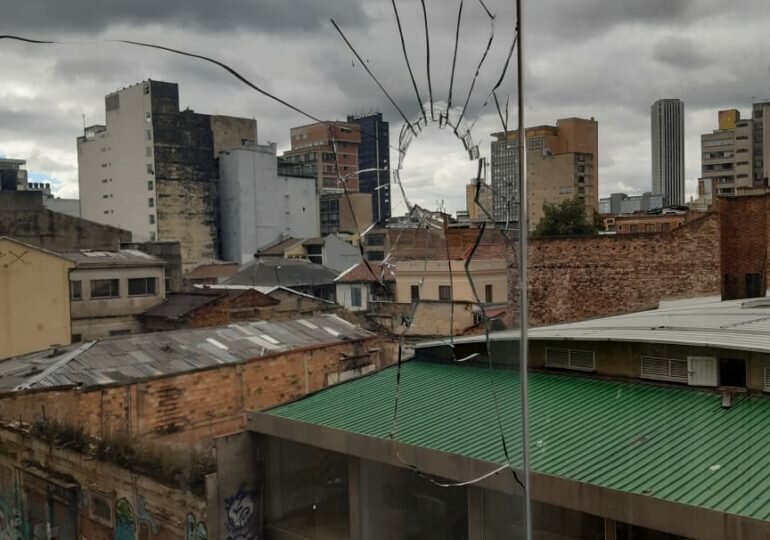 Atentan con disparos contra sede de ANZORC en Bogotá