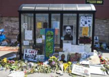 Los 8 minutos y 46 segundos que arrodillaron a demócratas de EE.UU. en memoria de George Floyd
