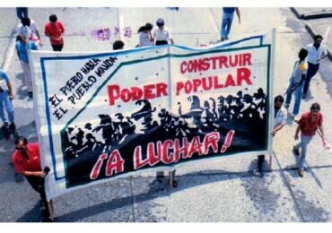 Entrega del informe sobre la experiencia y el genocidio político contra ¡A Luchar! a la Comisión de la Verdad.