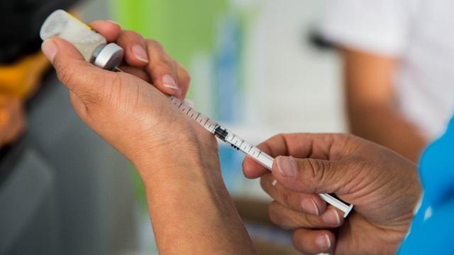 Ya se empezaron a embolatar las vacunas COVID en Colombia