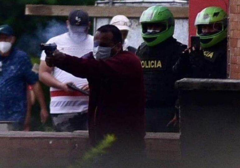 Andrés Escobar sería imputado por 8 delitos y no por paramilitarismo urbano