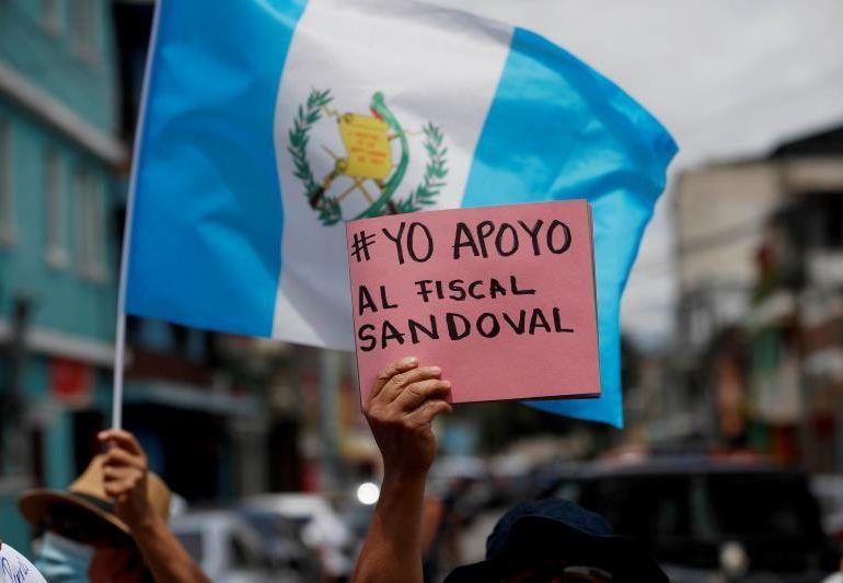 Guatemala exige renuncia del presidente y la fiscal general en Paro Nacional