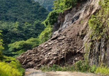 Crisis en Ituango se agrava por nuevos deslizamientos en única vía de acceso