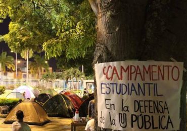 Policía agrede a estudiantes y vecinos de la Universidad en Bucaramanga