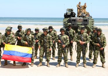Reino Unido apoyó operaciones de espionaje y venta de armas en Colombia