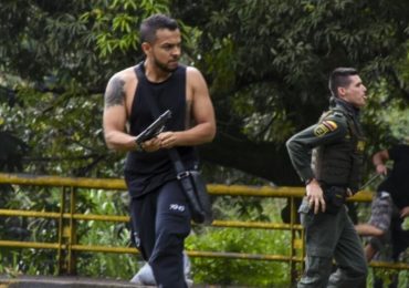 Denuncian dilaciones a imputación de cargos contra el pistolero Andrés Escobar