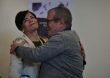 La Reconciliación sí es posible: El abrazo entre Bertha Fríes y Rodrigo Londoño