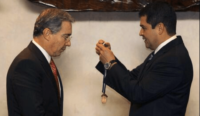Juan Orlando Hernández ex presidente de Honduras y aliado de Uribe será extraditado a EEUU
