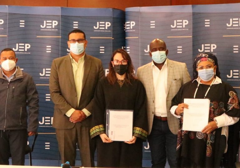 Excombatientes de las FARC-EP presentaron informe a la JEP sobre crímenes de guerra y violaciones de DDHH por parte de las FFMM