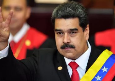 Gustavo Petro solicitó a Nicolas Maduro ser garante de diálogos de paz con el ELN
