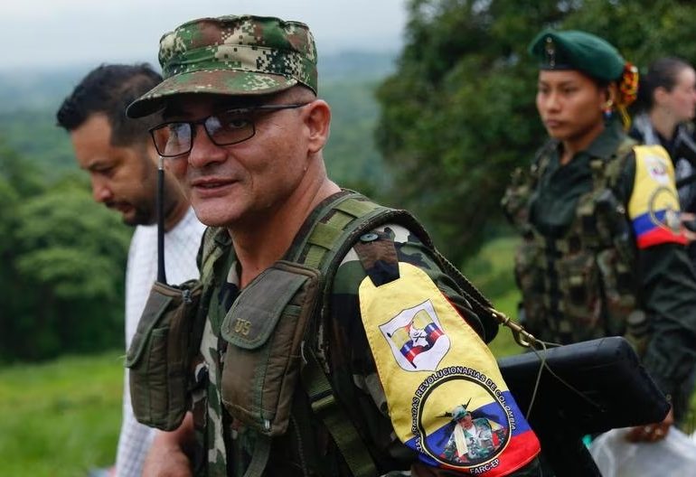 Disidencia de FARC de Iván Mordisco anuncia que suspende mesa diálogo con Gobierno